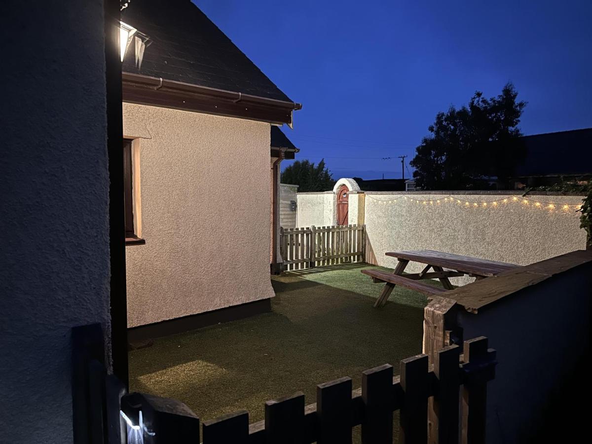 3 Bed Detached Cottage- Log Burner Mountain Views Бомаріс Екстер'єр фото