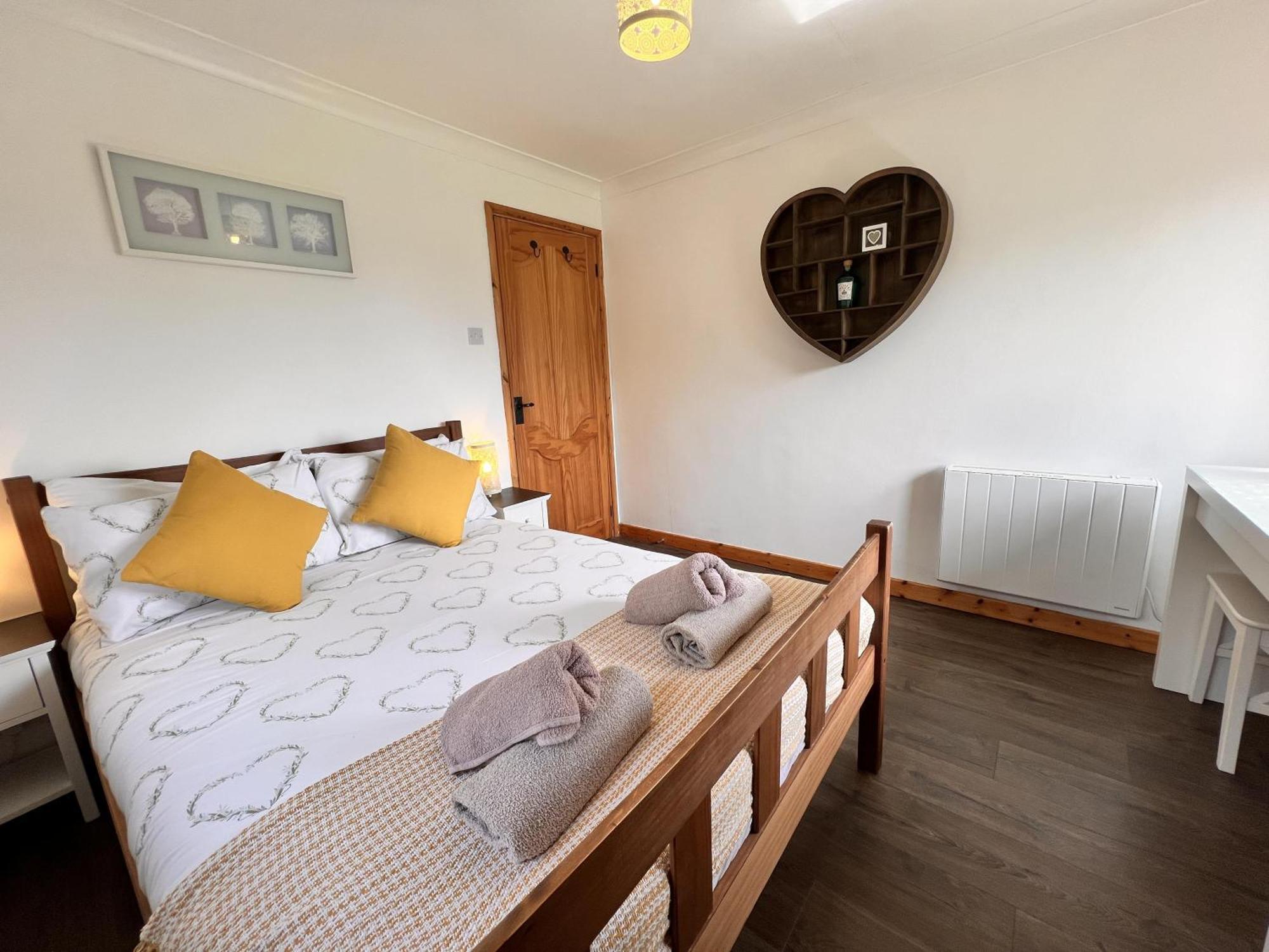 3 Bed Detached Cottage- Log Burner Mountain Views Бомаріс Екстер'єр фото