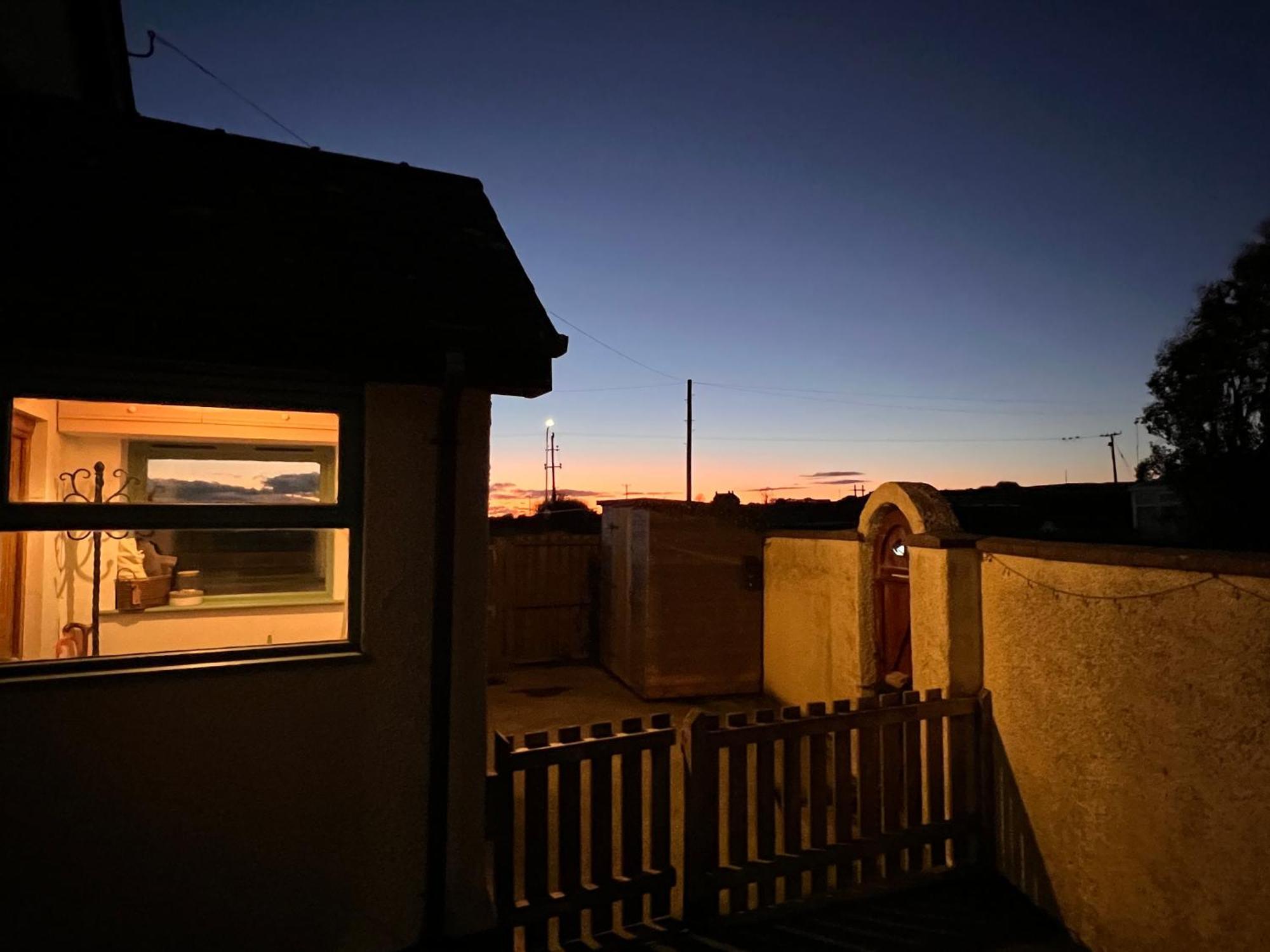 3 Bed Detached Cottage- Log Burner Mountain Views Бомаріс Екстер'єр фото