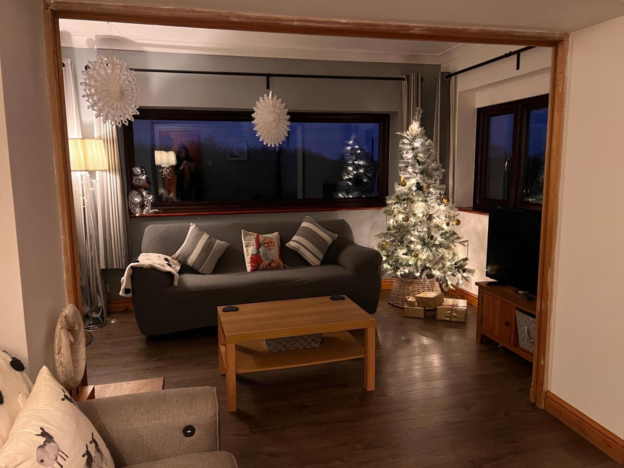 3 Bed Detached Cottage- Log Burner Mountain Views Бомаріс Екстер'єр фото